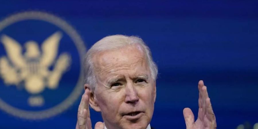 Nach der gewaltsamen Erstürmung des US-Parlamentssitzes hat der Kongress am Donnerstagmorgen den Sieg des Demokraten Joe Biden bei der Präsidentschaftswahl endgültig bestätigt. Foto: Susan Walsh/AP/dpa