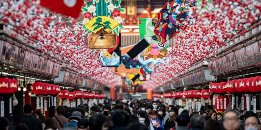 Tokio meldet mit über tausend Corona-Neuinfektionen einen neuen Höchststand