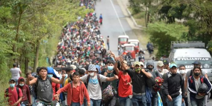 Migranten auf dem Weg in die USA Migranten auf dem Weg in die USA