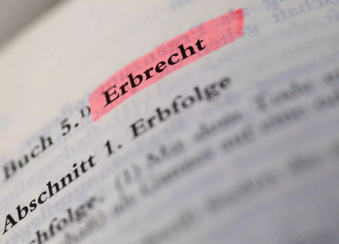 Im Erbrecht sollen Personen frei über ihr Vermögen entscheiden können, finden die Jungfreisinnigen. Erbrecht Jungfreisinnige