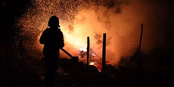 Nächtlicher Feuerwehreinsatz.