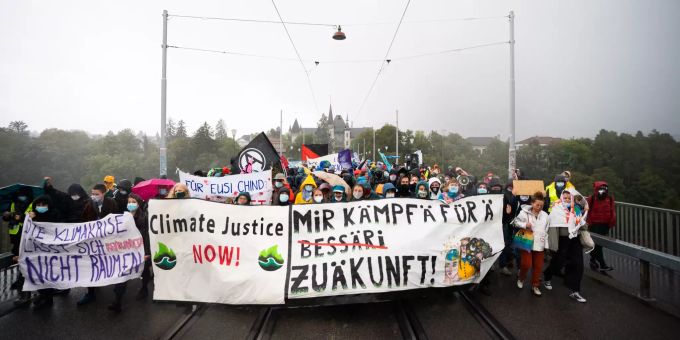 Gastbeitrag - Klima-Aktivistin: Emissionen senken reicht nicht aus!