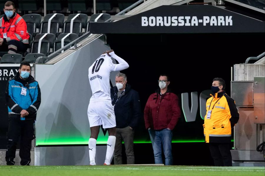 Der Franzose in Diensten von Gladbach muss runter.