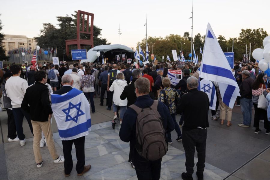 In der Schweiz gab es daraufhin Solidaritätskundgebungen für Israel.