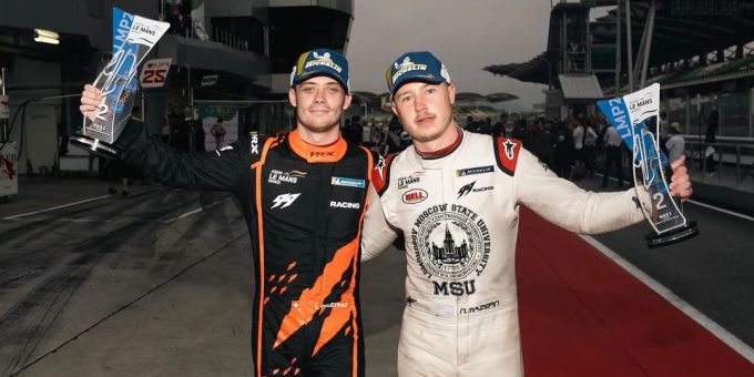 Louis Delétraz und Nikita Mazepin feiern Rang zwei im zweiten Rennen der Asian Le Mans Series. Louis Delétraz Nikita Mazepin