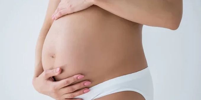 Nanopartikel können Schäden für Ungeborene im Mutterleib verursachen. (Symbolbild) Frau Schwangerschaft