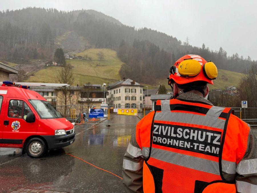 Der Zivilschutz ist mit einem Drohnen-Team im Einsatz.