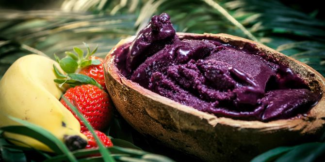 Schale Açaí-Beeren-Paste Obst