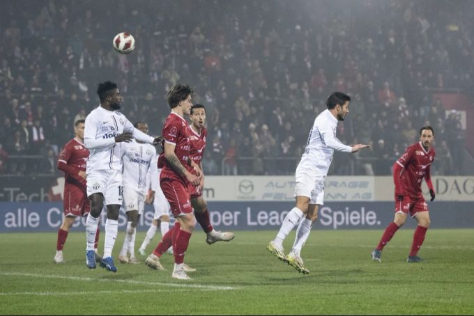 Von Marchesanos Rücken fliegt der Ball ins Winterthurer Tor – 1:1! FC Zürich Super League