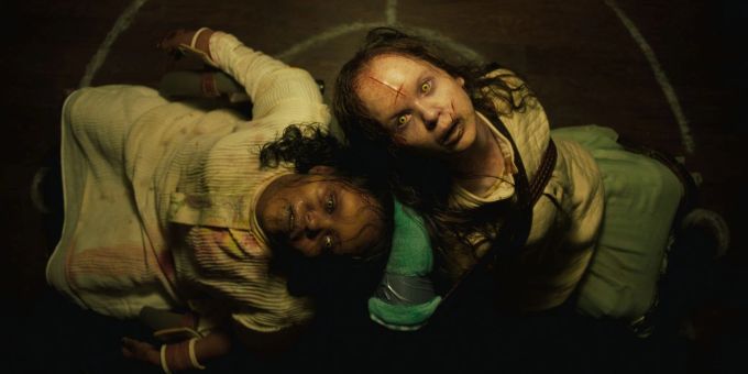 Lidya Jewett (l) als Angela und Olivia Marcum als Katherine in «Der Exorzist: Das Bekenntnis». Lidya Jewett (l) als Angela und Olivia Marcum als Katherine in «Der Exorzist: Das Bekenntnis».