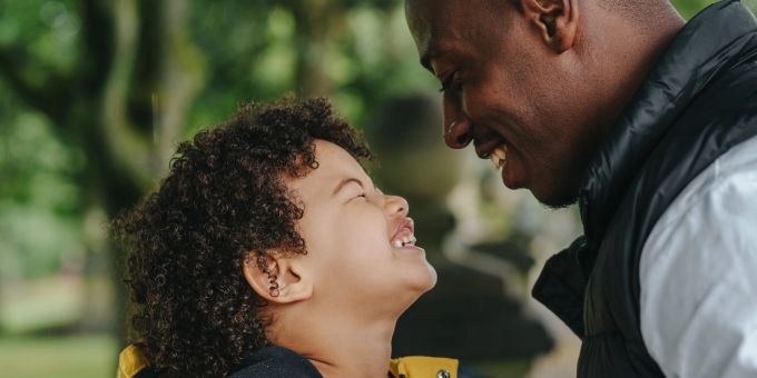 Tiefe Liebe ist glücklicherweise in der Regel das, was Eltern mit ihren Kindern verbindet. Liebe, Kind, Vater, Sohn