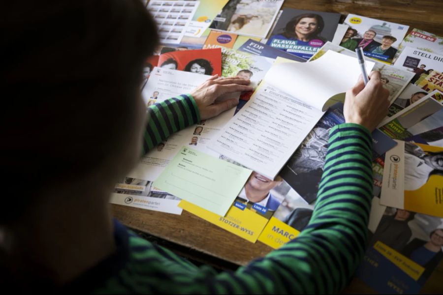 Zudem gebe es Stimmberechtigte, die schlicht überfordert seien mit allen Informationen und allem Material rund um die Wahlen.