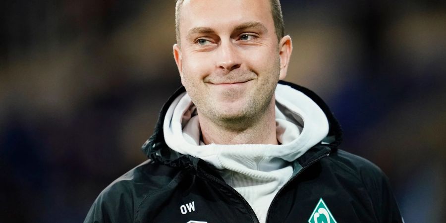 Bremens Trainer Ole Werner hat Grund zu lächeln.