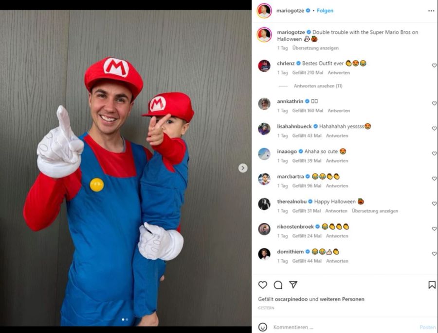 Mario Götze und sein Sohn haben sich gemeinsam als Mario verkleidet.