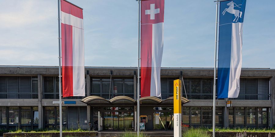 Die Gemeindeverwaltung und die Post von Bellach an der Dorfstrasse 5.