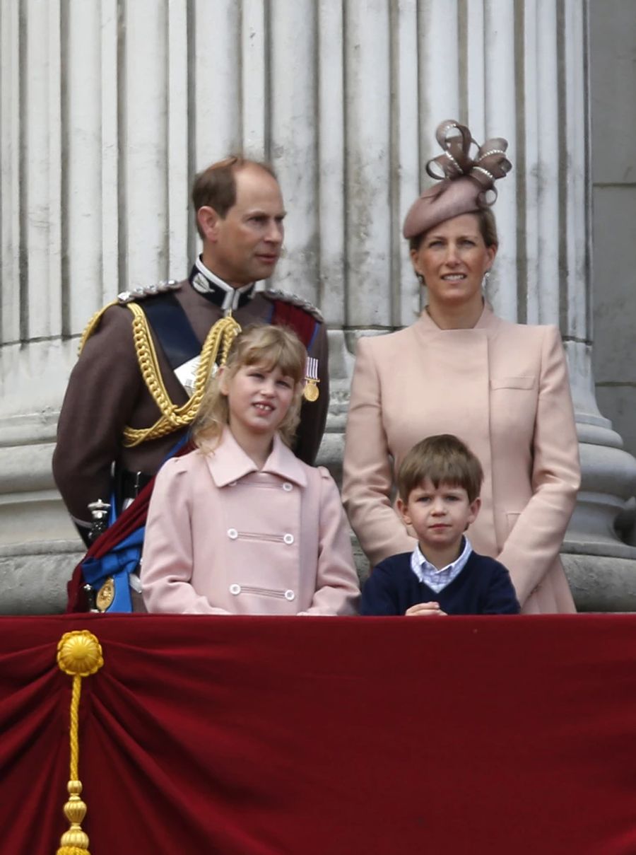 Lady Louise Windsor (vorne links) im Jahr 2013.