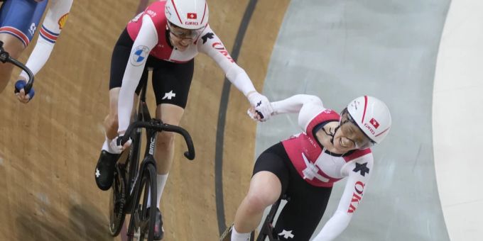 Michelle Andres (l.) und Aline Seitz holen wichtige Punkte für die Olympia-Qualifikation. Bahn