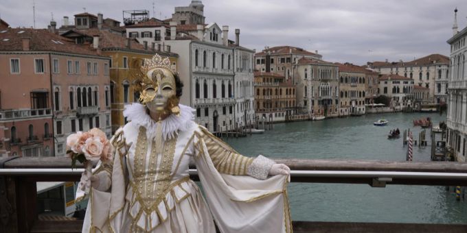 Viele Besucher - In Venedig hat die Karnevalssaison begonnen