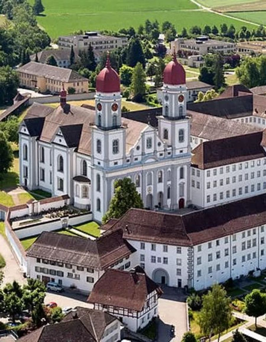 Die Klinik St. Urban befindet sich in den Gebäuden des ehemaligen Klosters St. Urban.