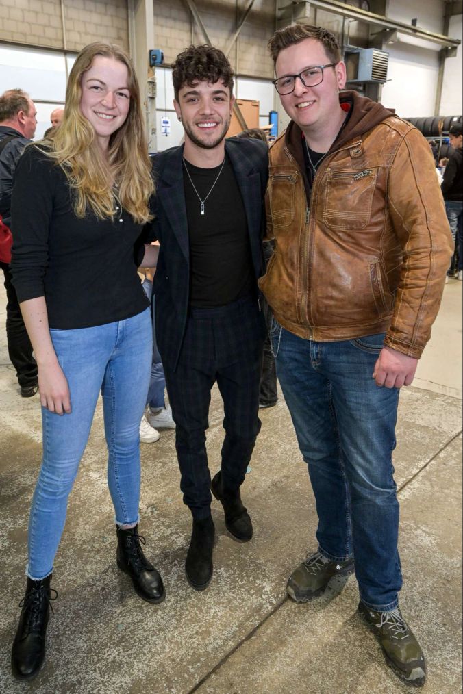 Chiara Schüpbach, Luca Hänni und Yves Schwander. Luca und Yves besuchten zusammen die Schule.