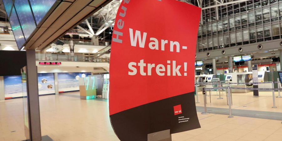 Die Gewerkschaft Verdi und die Eisenbahn- und Verkehrsgewerkschaft haben für Montag zu einem grossen Warnstreik aufgerufen.