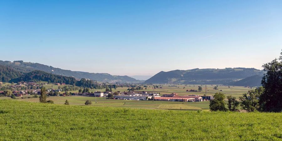 Blick auf das Gürbetal und den Belpberg bei Kaufdorf.