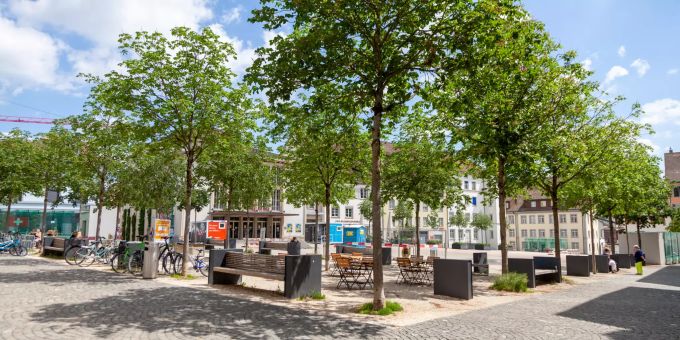 Der Herrenacker Platz in Schaffhausen. Der Herrenacker Platz in Schaffhausen.