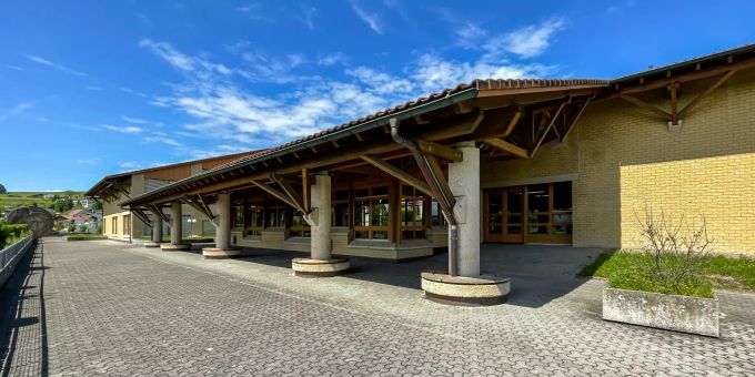 Das Schulhaus in Adligenswil. Das Schulhaus in Adligenswil.