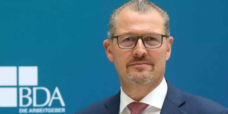 Arbeitgeberpräsident Rainer Dulger wurde für zwei weitere Jahre als Präsident der Bundesvereinigung der Deutschen Arbeitgeberverbände gewählt. Foto: Wolfgang Kumm/dpa