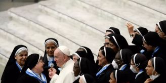 Übt Kritik - Papst hat kein Verständnis für Paare ohne Kinderwunsch Übt Kritik - Papst hat kein Verständnis für Paare ohne Kinderwunsch