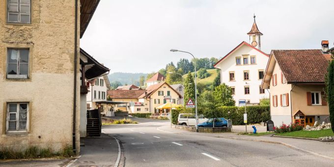 Hauptstrasse in Bottenwil Dorf. Hauptstrasse in Bottenwil Dorf.