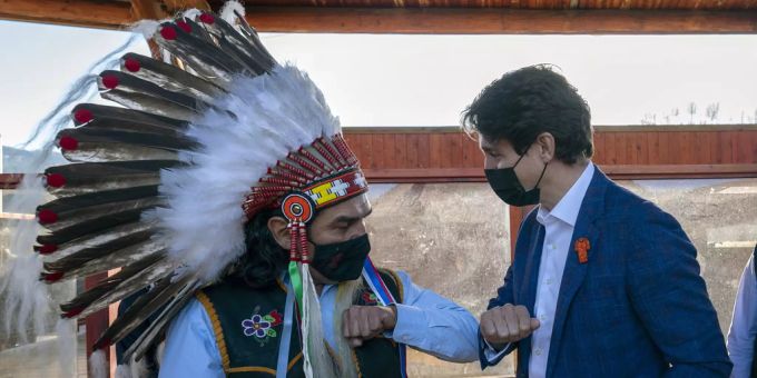Justin Trudeau besucht die Tk'emlúps te Secwépemc First Nation. Justin Trudeau