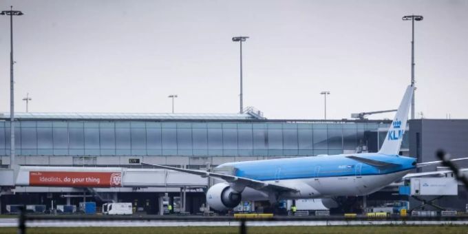Flugzeug am Flughafen Schiphol Flugzeug am Flughafen Schiphol