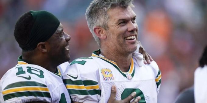 Durften mit den Green Bay Packers Kicker doch noch über den Sieg in der NFL jubeln: Mason Crosby (r) und Randall Cobb. NFL