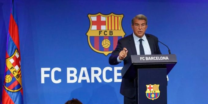 Joan Laporta, Präsident des FC Barcelona. Ferran Torres ist der Neuzugang im Klub. Foto: Dax/DAX via ZUMA Press Wire/dpa Ferran Torres