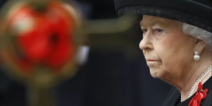 Die Queen leidet unter Prinz Harrys und Prinz Williams Streit. queen elizabeth