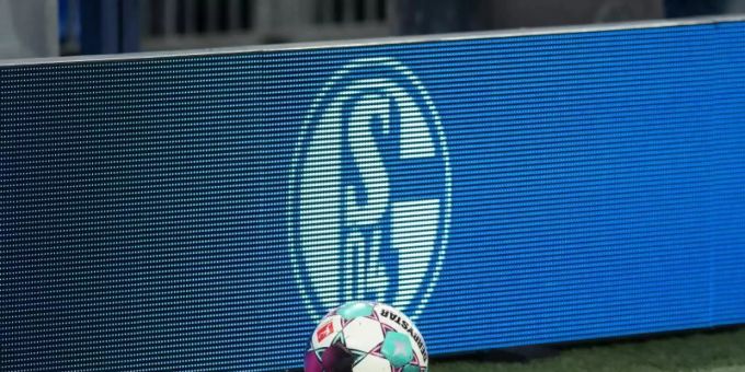 Das Trainingslager des FC Schalke 04 in der Türkei wurde abgesagt. Foto: Bernd Thissen/dpa Das Trainingslager des FC Schalke 04 in der Türkei wurde abgesagt. Foto: Bernd Thissen/dpa