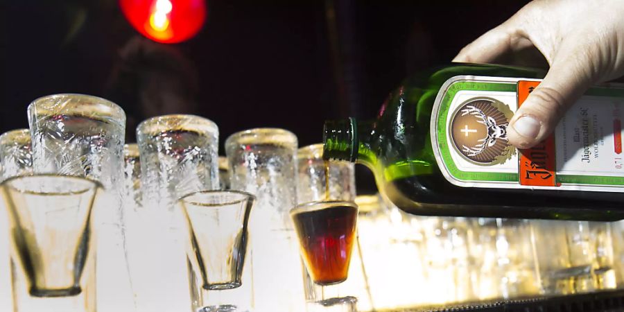 Trotz Corona-Pandemie-bedingten Einschränkungen mehr schwere Verkehrsunfälle wegen Alkohol am Steuer. Darauf weist der TCS in seiner Statistik für das Jahr 2020 hin. (Symbolbild)