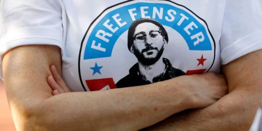 T-Shirt zur Unterstützung von Fenster