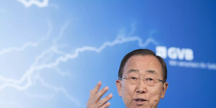 Der ehemalige Uno-Generalsekretär Ban Ki-moon gehört zu einer Gruppe von Politikern, die einen Appell an die Staats- und Regierungschef in Europa und den USA lanciert haben. Dabei geht es um die rasche Verteilung nicht genutzter Impfstoffe an bedürftige Staaten. (Archivbild)