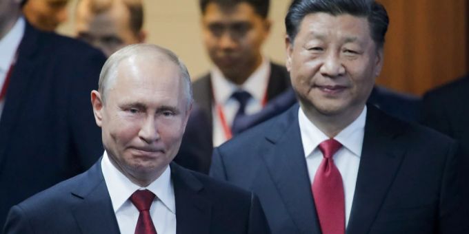 Wladimir Putin (l) und Xi Jinping: China ist einer der wenigen Partner Russlands im Ukraine-Krieg. putin jinping ukraine-krieg