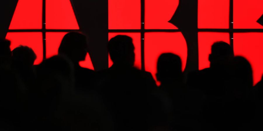 Der Technologiekonzern ABB hat sich mit den Behörden in Südafrika auf einen Vergleich in einem Korruptionsfall geeinigt und zahlt umgerechnet rund 150 Millionen US-Dollar Strafe. (Archivbild)