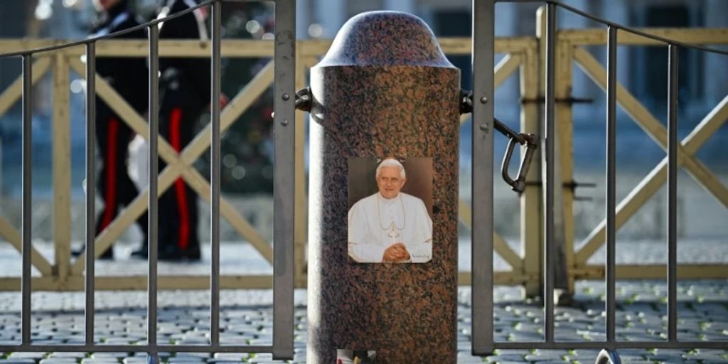 Benedikt XVI. bittet im geistlichen Testament um Verzeihung für Fehler