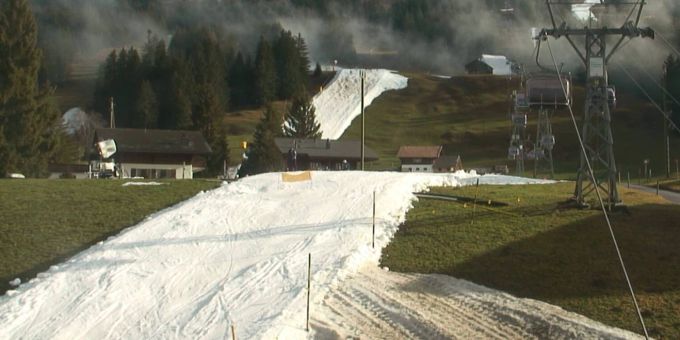 Ein Bild vom Skilift Horneggli in Gstaad BE. Die Aufnahme stammt vom Donnerstag, 5. Januar. Gstaad helikopter