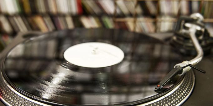 Nach Vinyl und Streamingdiensten nun auch Youtube: Künftig wird für die Schweizer Hitparade rund 97 des Musikkonsums ausgewertet. (Symbolbild) Nach Vinyl und Streamingdiensten nun auch Youtube: Künftig wird für die Schweizer Hitparade rund 97 des Musikkonsums ausgewertet. (Symbolbild)