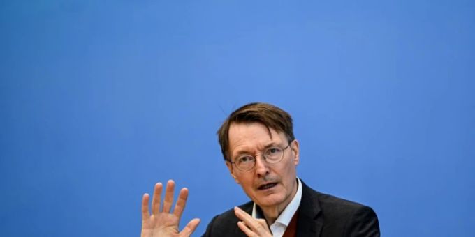 Karl Lauterbach (SPD) fühlt sich nicht für Hausarbeit berufen. Karl Lauterbach