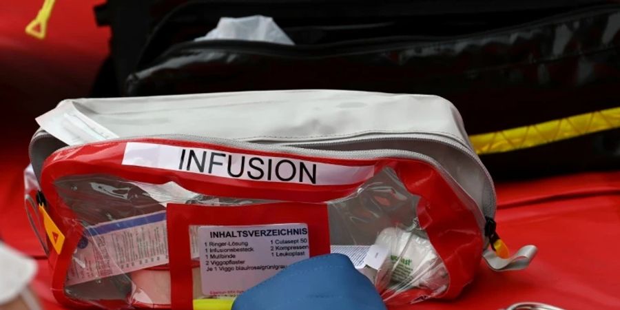 Medizinisches Material bei einer Übung