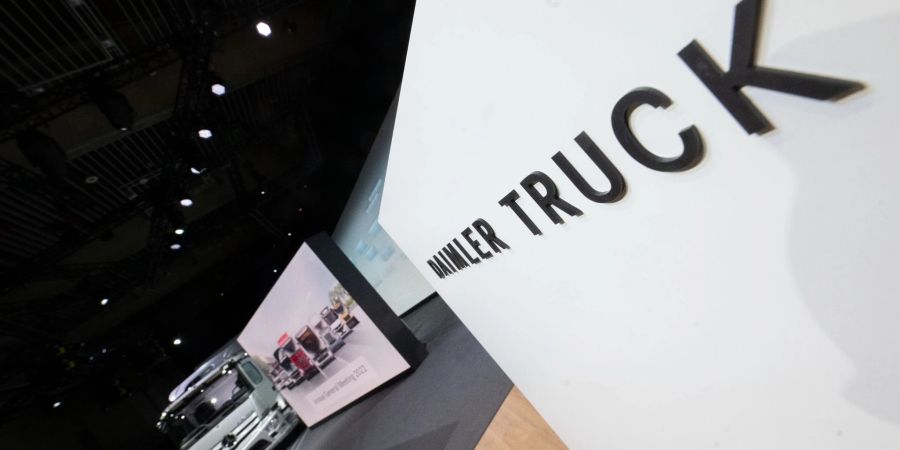 Beim eActros handelt es sich um einen  elektrisch angetriebenen LKW,aus dem Haus  Daimler Truck.