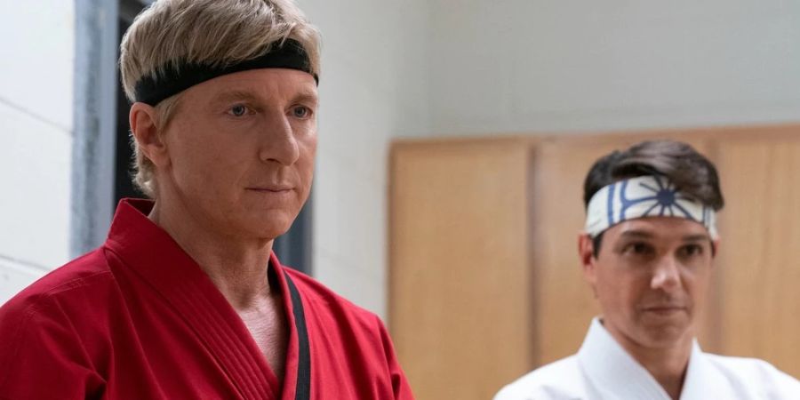 Die einstigen Widersacher Johnny Lawrence (links) und Daniel LaRusso haben sich in «Cobra Kai» mittlerweile verbündet und kämpfen gemeinsam.