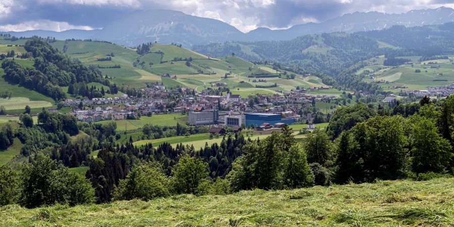 Blick auf Entlebuch, Hasle LU, das Entlebuch und die Schrattenfluh.